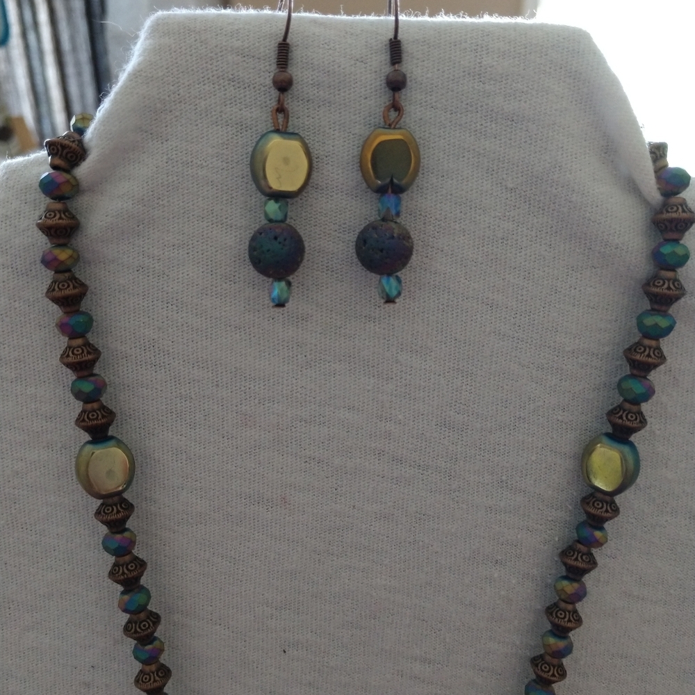 Hand Crafted Titanium Quartz Necklace And Earrings Set - Picture 2 of 8